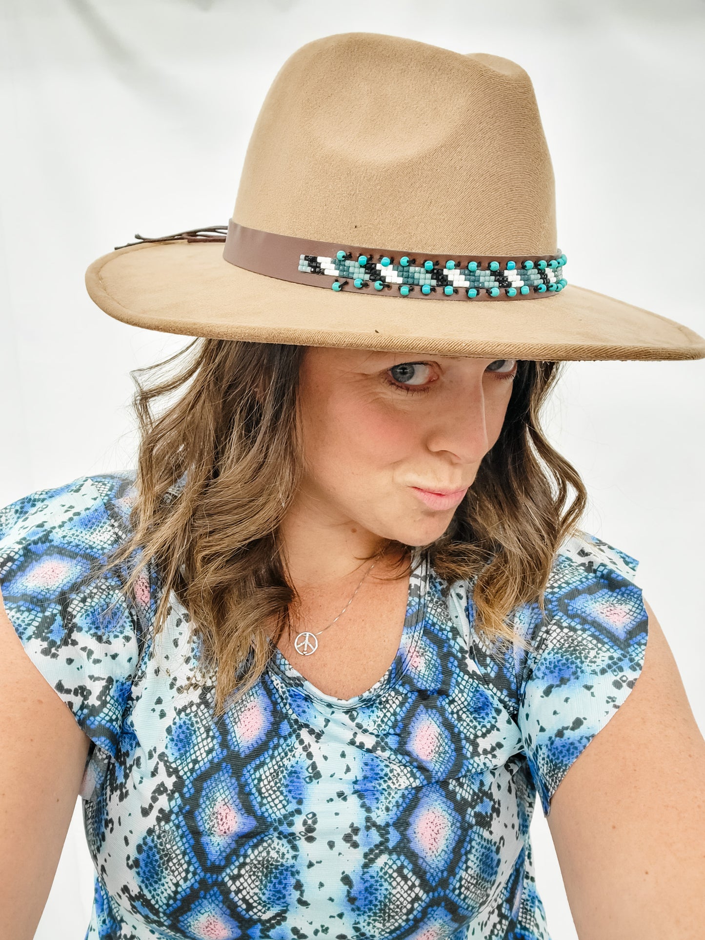 Jen & Co Teo Faux Suede Fedora Hat in Tan