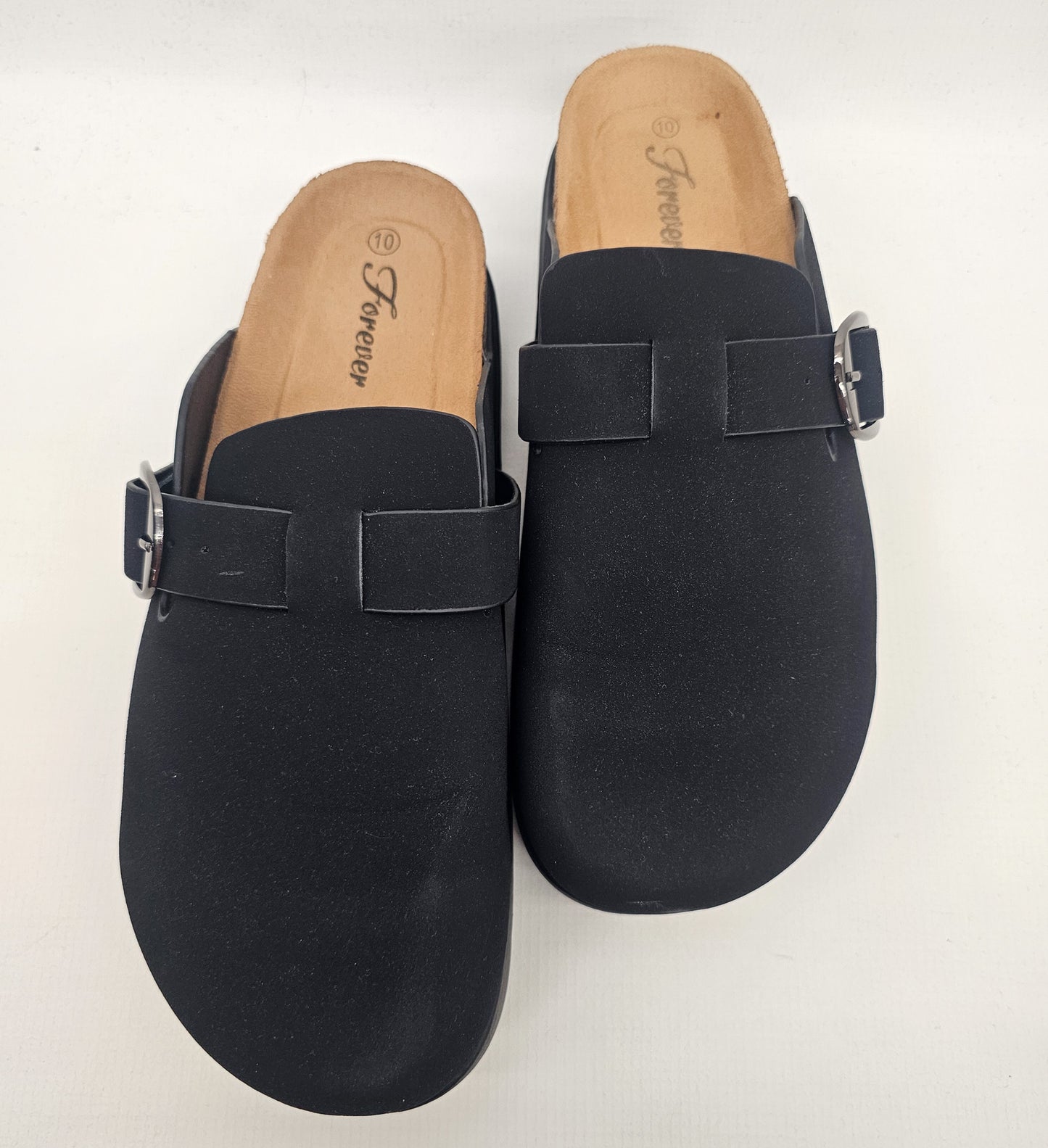Forever Chunky Lug Sole Closed Toe Black Clog. Birkenstocks alternative.