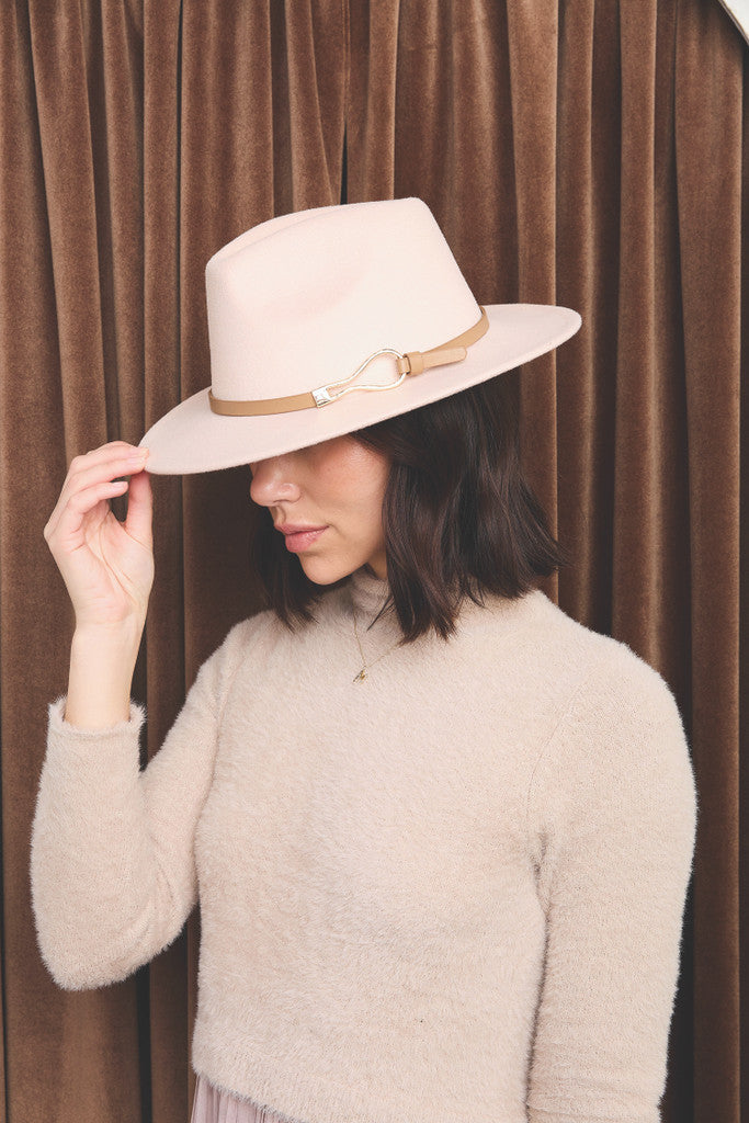 Jen & Co Leanna Fedora w/Metal Buckel Band in Beige