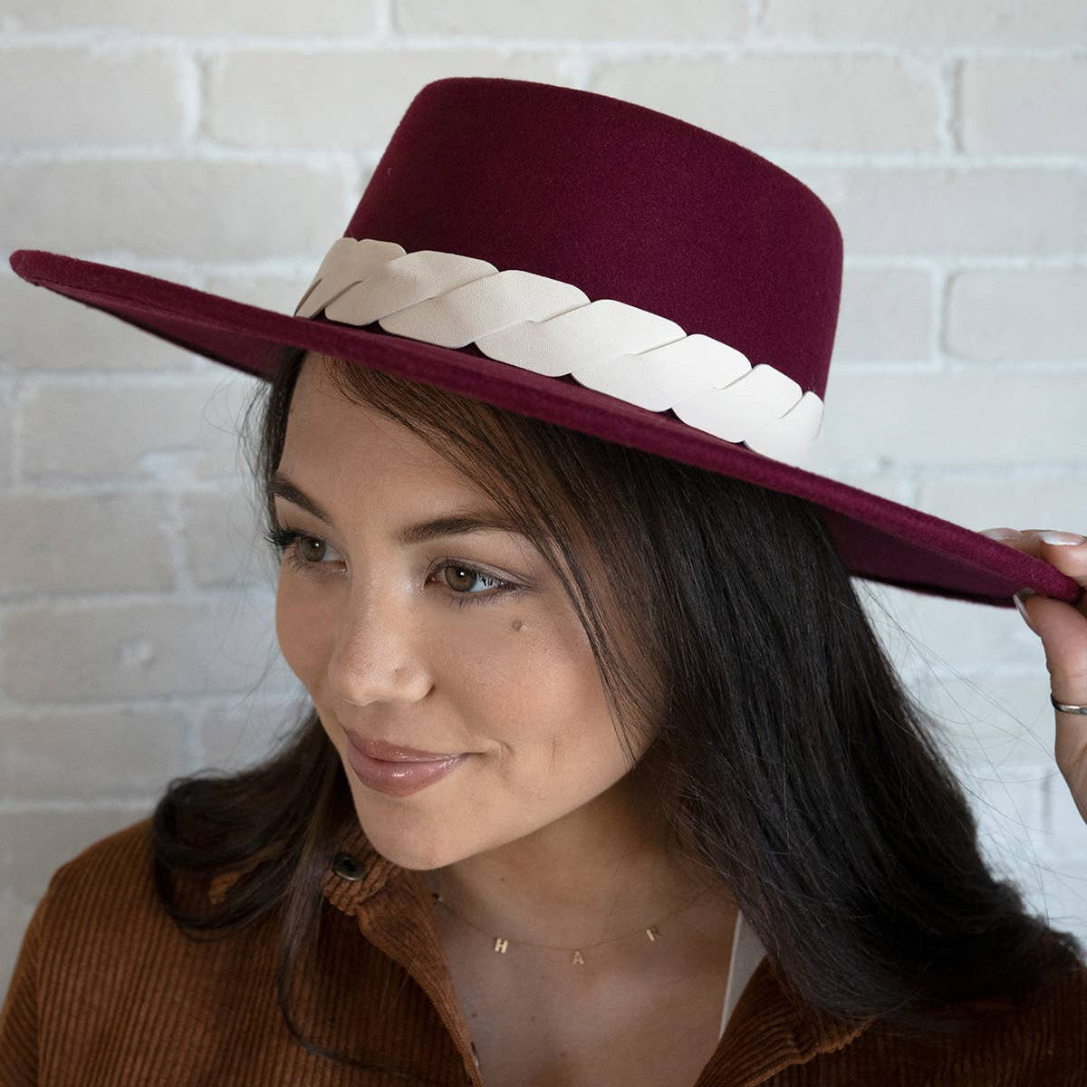 Jen & Co Wide Brimmed Hat in Wine